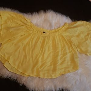 Loose-fit summer blouse crop top